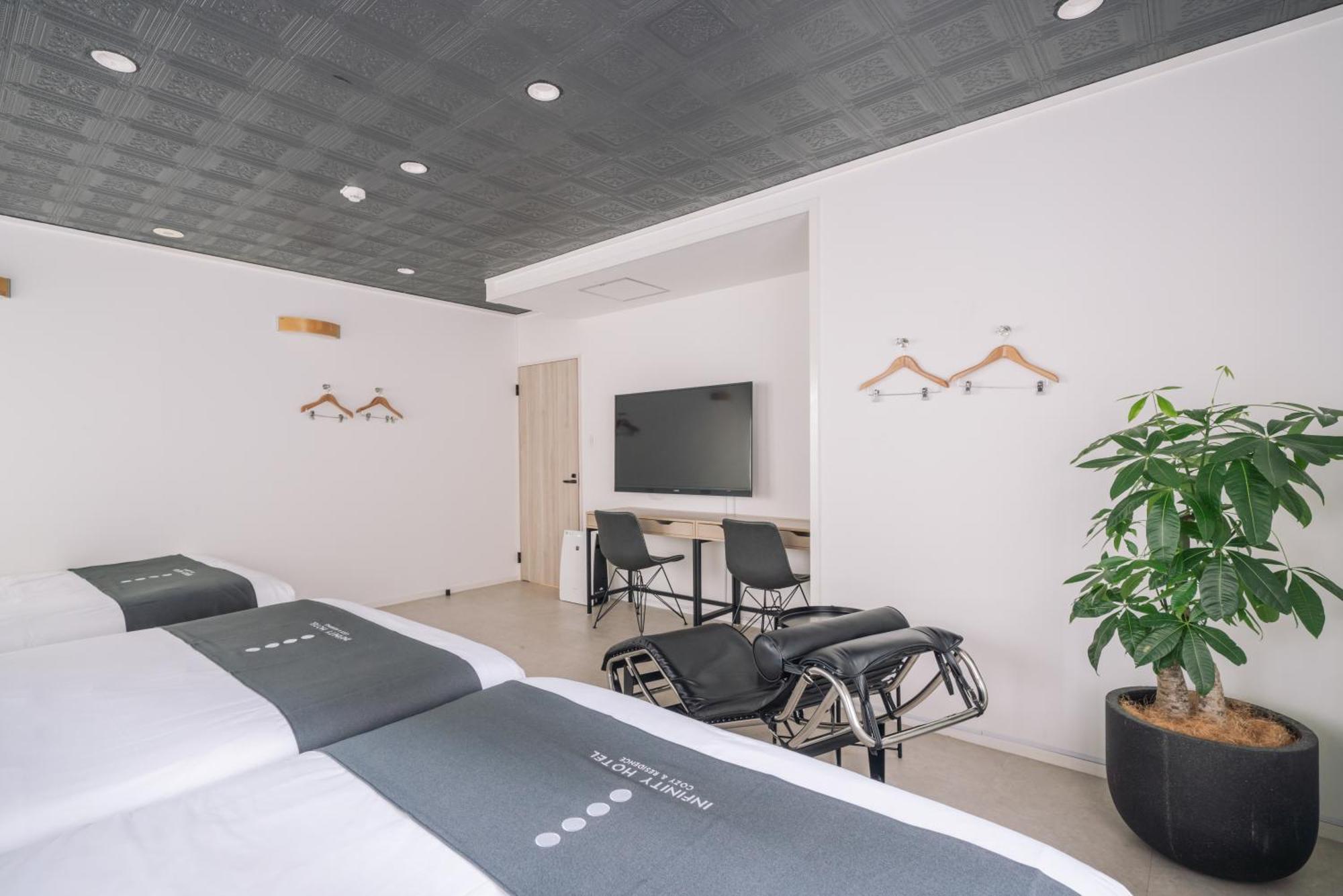 Infinity Hotel -Jiitchaku- Urasoe Екстериор снимка